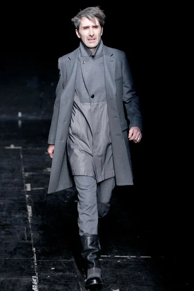 Look 18